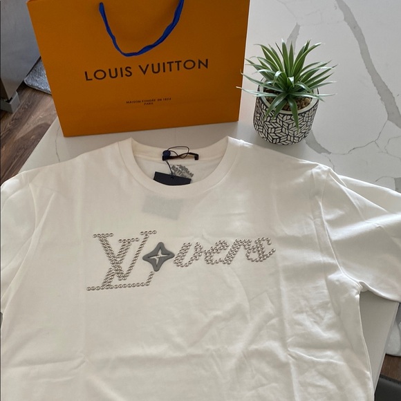 Louis Vuitton White T-Shirt with Silver Logo - Picture 1 of 3